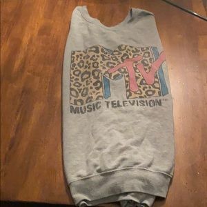 m tv sweater